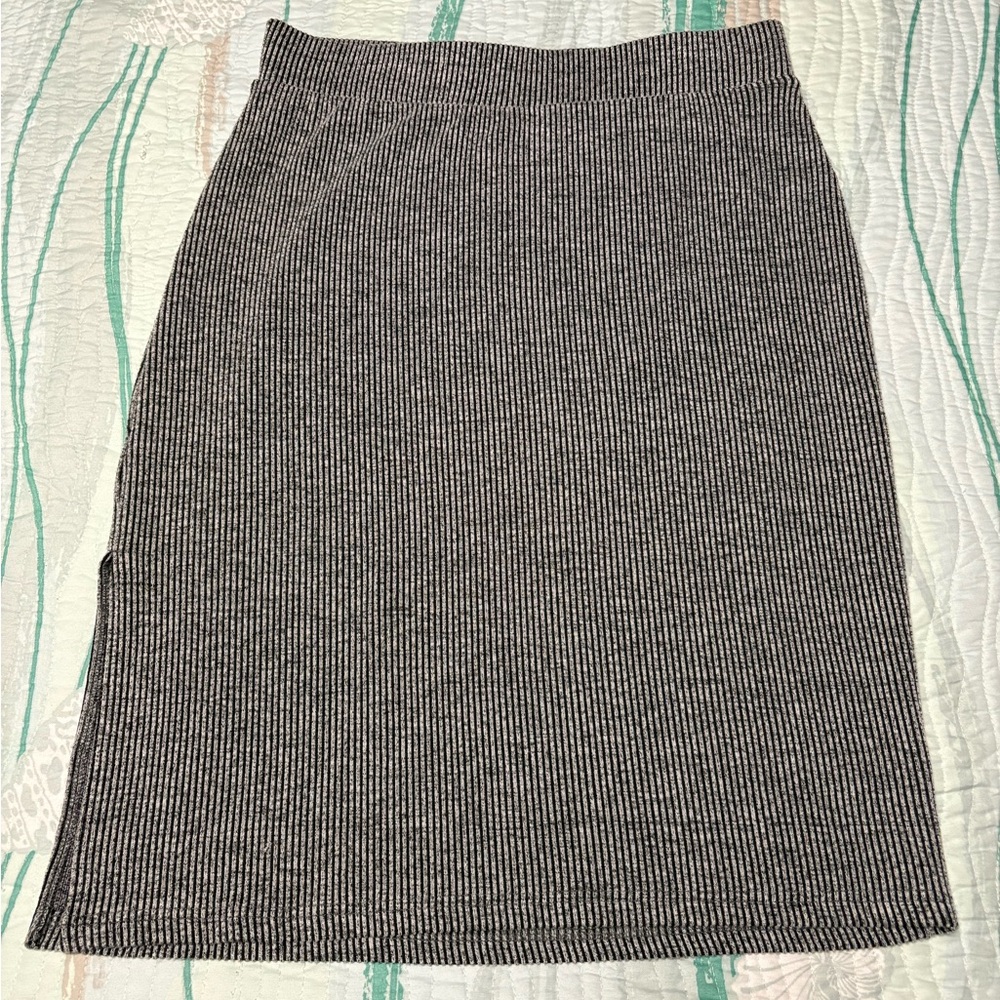 Time and Tru Monochrome Striped Knit Top